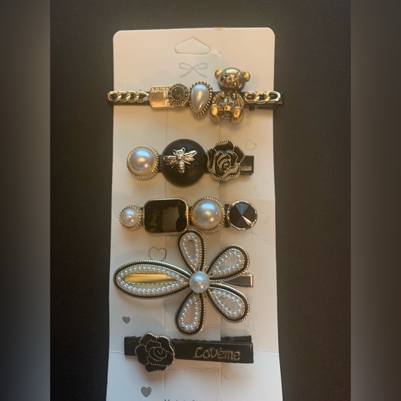 Accessories - Black and white hair clip theme